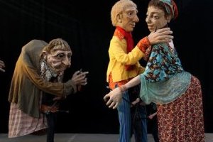 Marionnettes géantes - Giant puppets - Famille Long - Photo : Achromatik